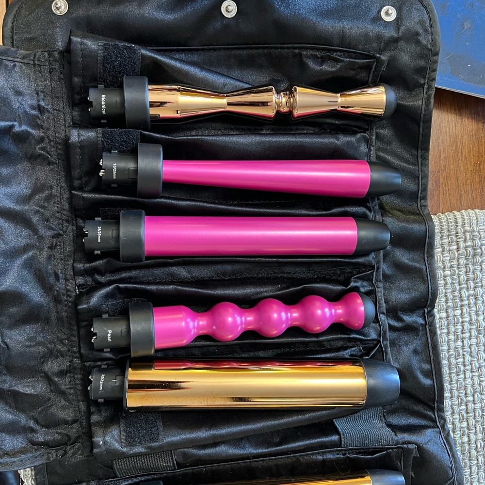 BELLAMI Black Styling Pouch